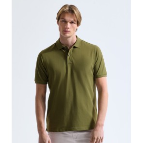 Polo homme personnalisable – photo officielle, porté vert olive