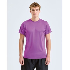 Tee-shirt de running homme personnalisable TriDri TR010 – photo officielle, porté magenta de face