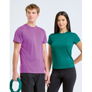 Tee-shirt de running homme personnalisable TriDri TR010 – photo officielle, portés en duo homme et femme